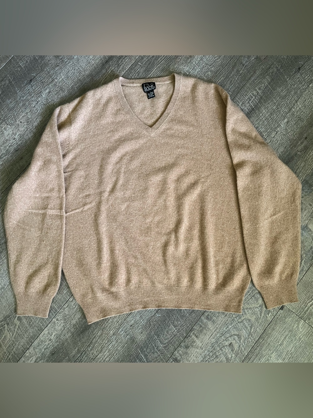 Jos. A. Bank Men's 100 % Cashmere V-Neck Sweater in Brown